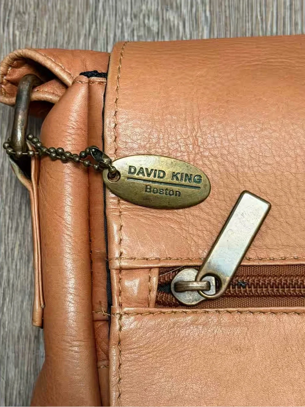 Vintage David King Boston Cognac Tan Leather Messenger Bag Crossbody Unisex